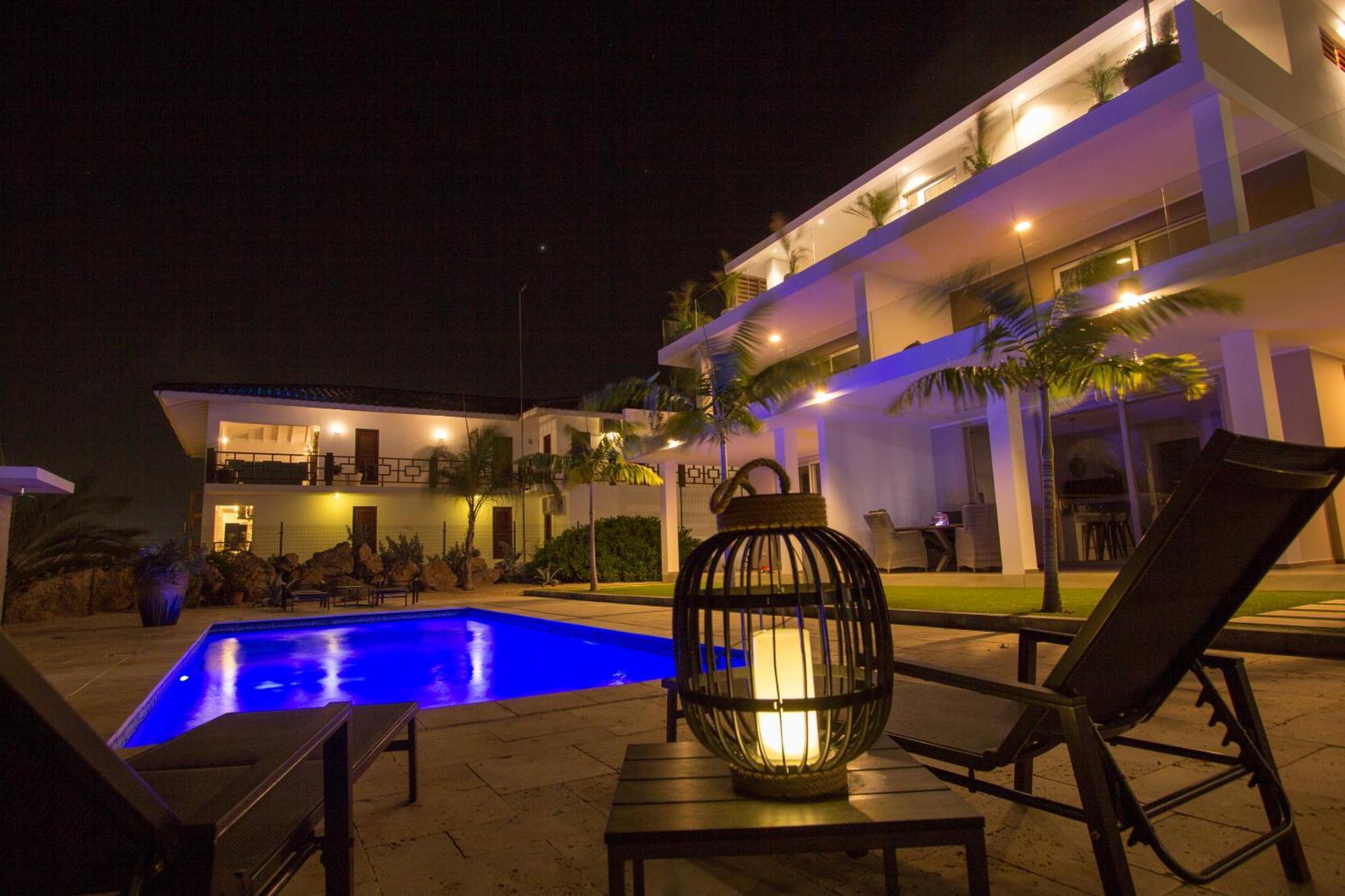 Goudhaen Luxury Private Apartments Jan Thiel Beach Esterno foto