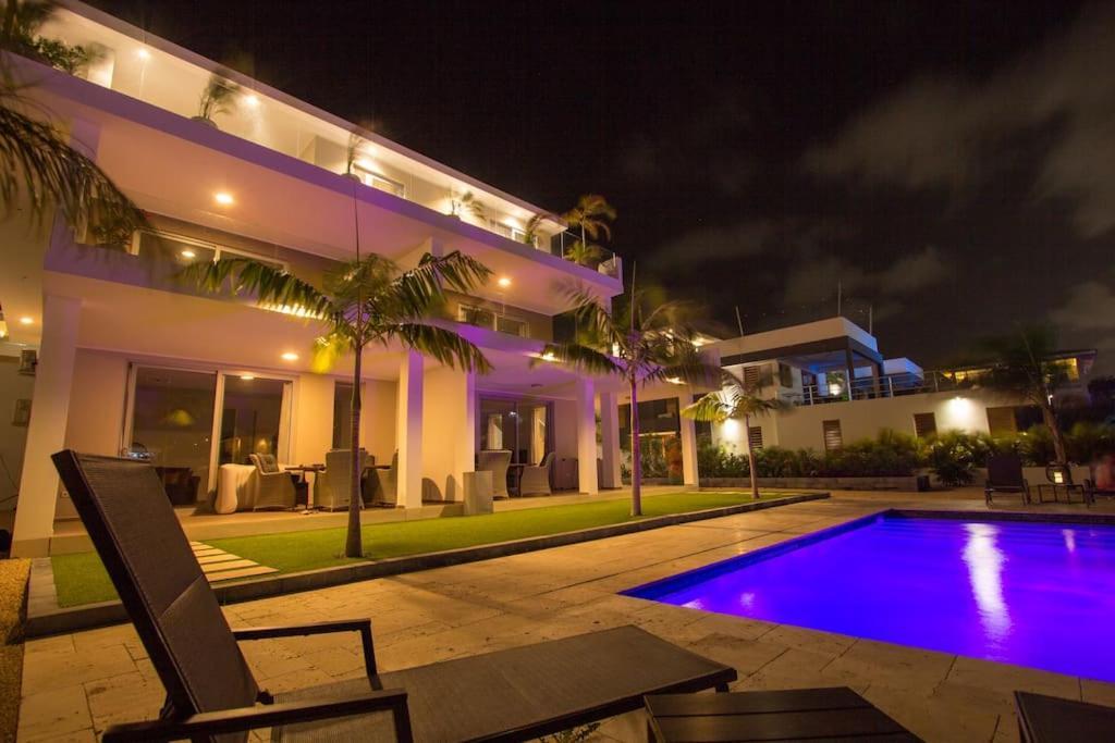 Goudhaen Luxury Private Apartments Jan Thiel Beach Esterno foto