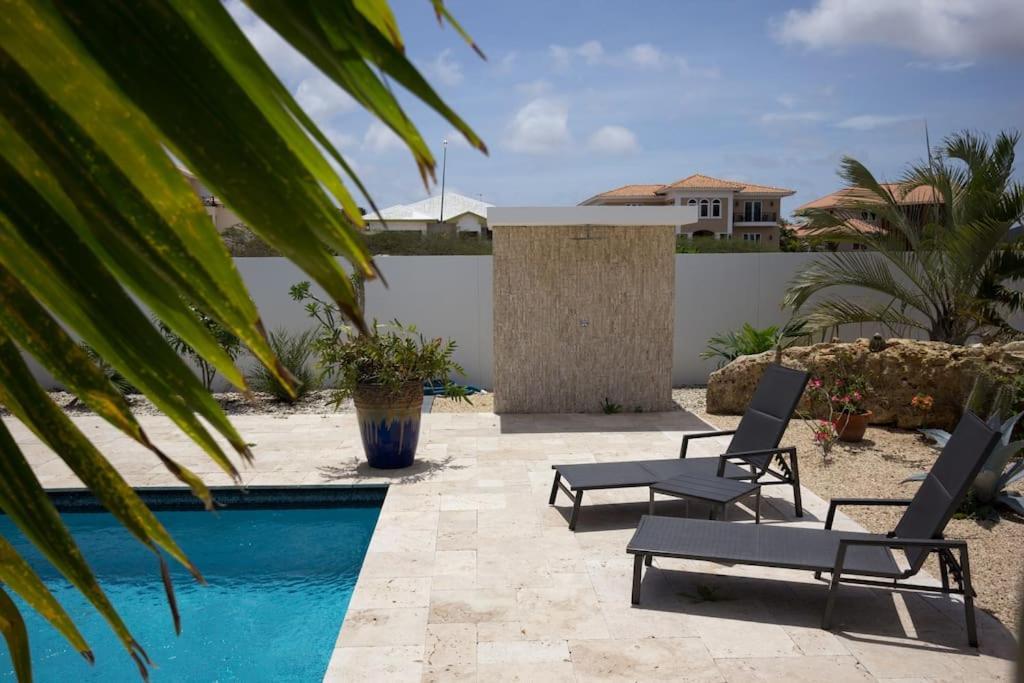Goudhaen Luxury Private Apartments Jan Thiel Beach Esterno foto