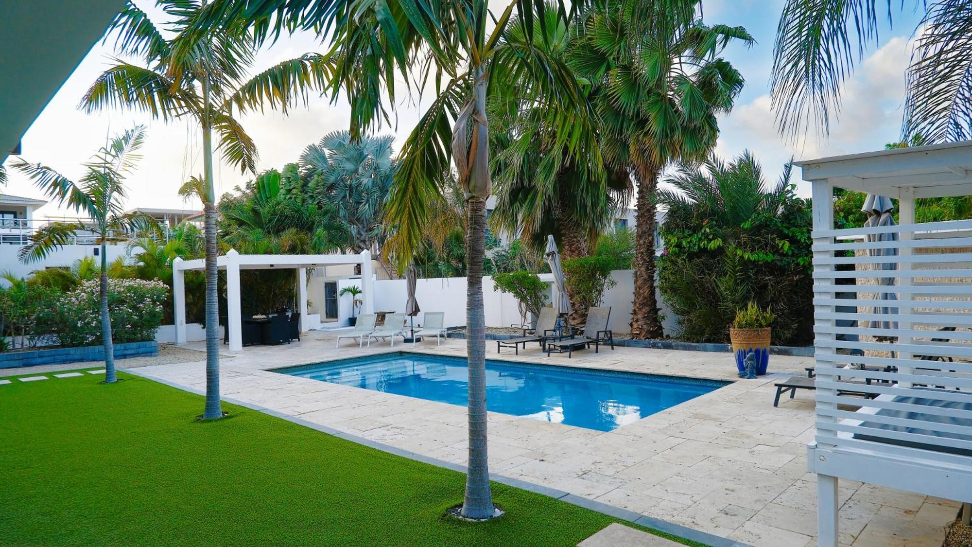 Goudhaen Luxury Private Apartments Jan Thiel Beach Esterno foto