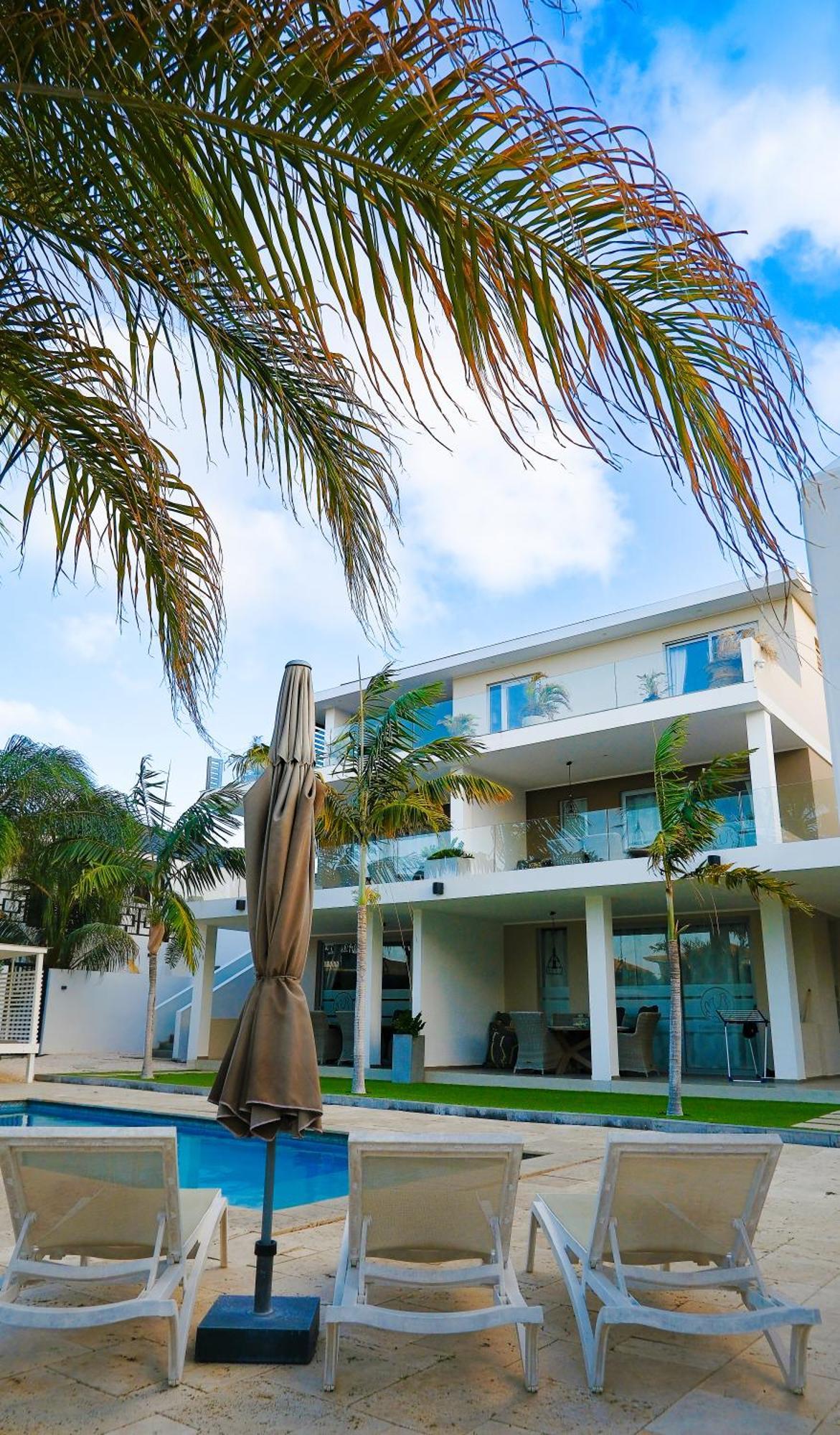 Goudhaen Luxury Private Apartments Jan Thiel Beach Esterno foto